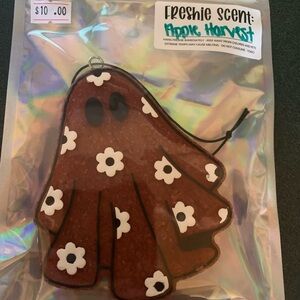 "Floral Ghost" Car Freshie--Apple Harvest